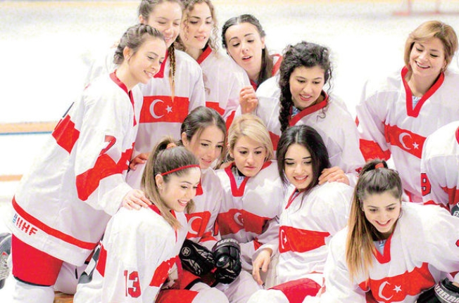 Milli Takım Dolu Dizgin: Kadın Buz Hokeyi Milli Takımı Bulgaristan'ı Devirdi!