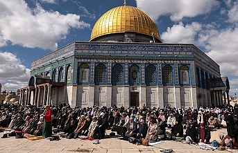 Mescid-i Aksa’da Ramazan Coşkusu: İsrail Engeline Rağmen 100 Bin Saf!