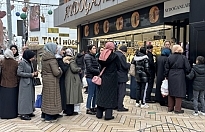 Pide Kuyruğu Değil, Altın Kuyruğu! Kocaeli’de Gram Altın İzdihamı