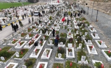 Deprem Mezarlığında Yürek Yakan Hikayeler