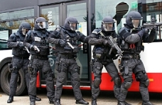 Camiye Şok Baskın: "Oyuncak" İçin Özel Tim Girdi!