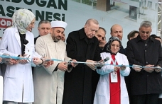 Cumhurbaşkanı Erdoğan'dan Rize'de Kritik Mesajlar: "Etrafımızda Füzeler Uçuşuyor, Muhalefetin Umurunda Değil"