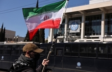 Hamaney’in Ölümü Sonrası İran Ayakta: Yüz Binler Sokaklara Döküldü!