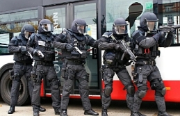 Camiye Şok Baskın: "Oyuncak" İçin Özel...