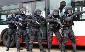 Camiye Şok Baskın: "Oyuncak" İçin Özel Tim Girdi!