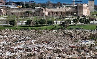 Kazlıçeşme Meydanı’nda Tarihe İhanet: İBB ve İSKİ Alanı Moloz Yığınına Çevirdi