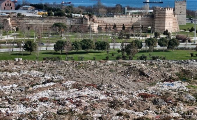 Kazlıçeşme Meydanı’nda Tarihe İhanet: İBB ve İSKİ Alanı Moloz Yığınına Çevirdi