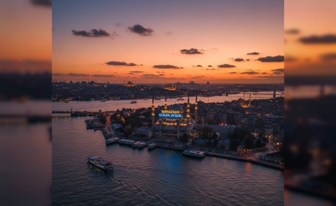 Ramazan'ın Müjdecisi Mahyalar Minarelerdeki Yerini Aldı!