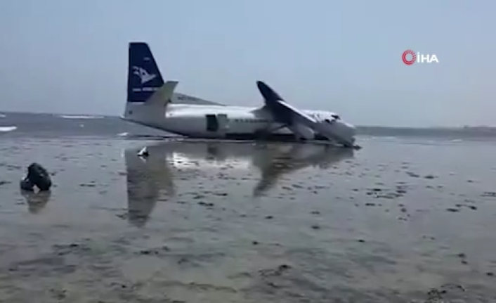 Yolcu Uçağı Hint Okyanusu'na İndi!