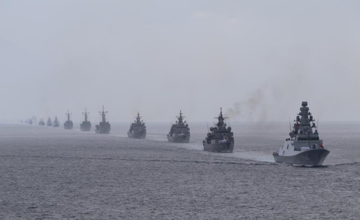 Türk Deniz Kuvvetleri'nden Gövde Gösterisi!