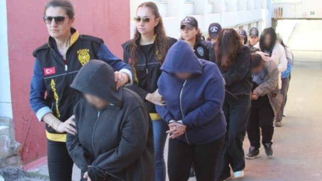 Adana Merkezli Dev Sigorta Dolandırıcılığı Operasyonu: 79 Şüpheli Adliyeye Sevk Edildi!