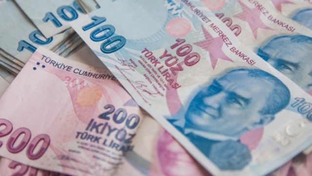 AK Parti'den Emeklilere Yeni Formül: 65 Yaş Üstüne Farklı Refah Payı ve Ek Ödeme Çalışması