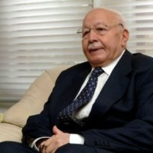 Prof. Dr. Necmettin Erbakan Kimdir? Milli Görüş’ün Efsane Liderinin Hayatı